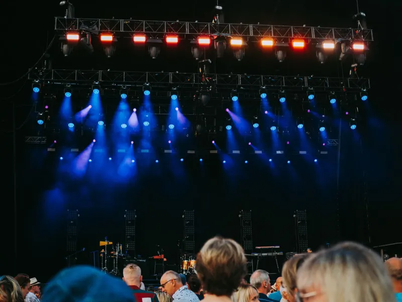 Before the Encore: How Concert Setlists Secretly Rewire the Way You Hear Music